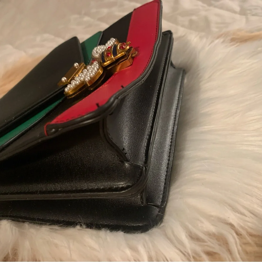 BLACK, RED AND GREEN BAG. - Picture 3 of 8